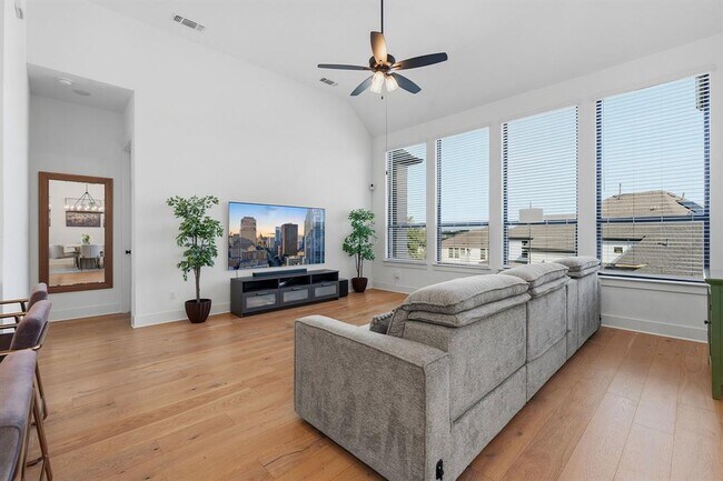 Building Photo - 212 Texas Bluebonnet Trl