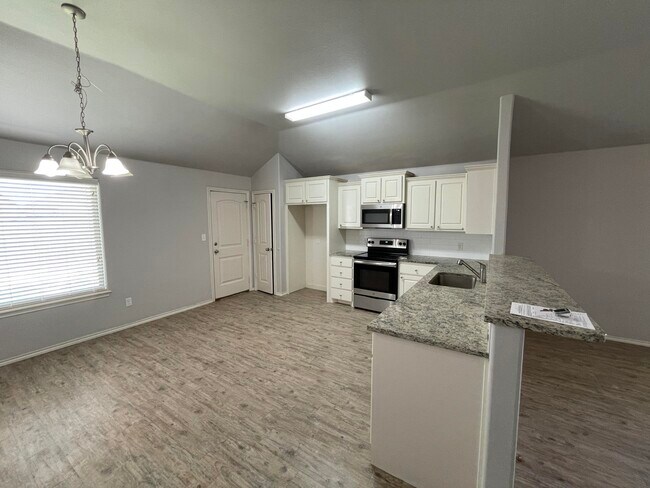 Building Photo - 1012 Preston Trails