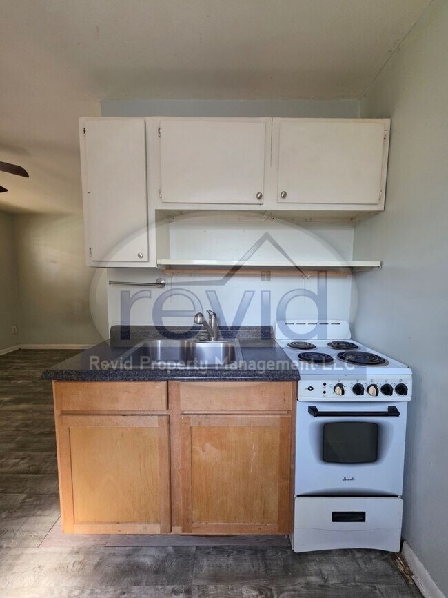 Building Photo - 1205 Vance Ave