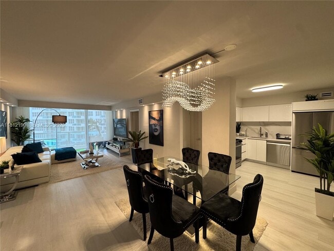 Building Photo - 5151 Collins Ave