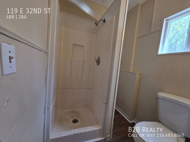 Building Photo - 119 E 32nd St