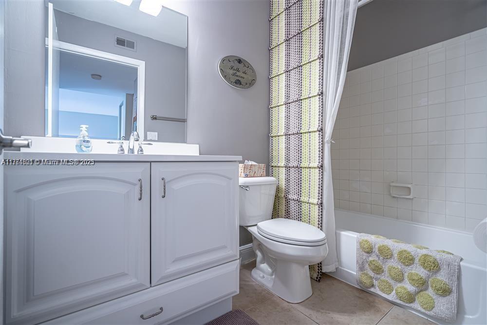 Building Photo - 1245 SW 46th Ave