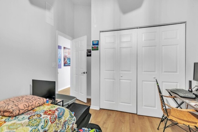 Building Photo - Beautiful 3 / 2 single family home across ...