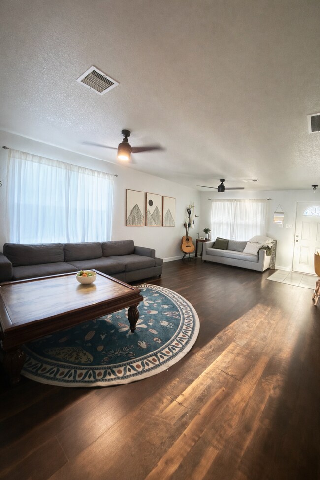 Building Photo - 630 San Augustine Blvd