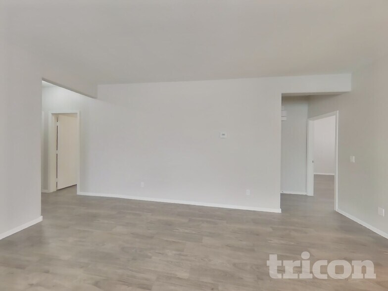 Building Photo - 7310 W St Charles Ave