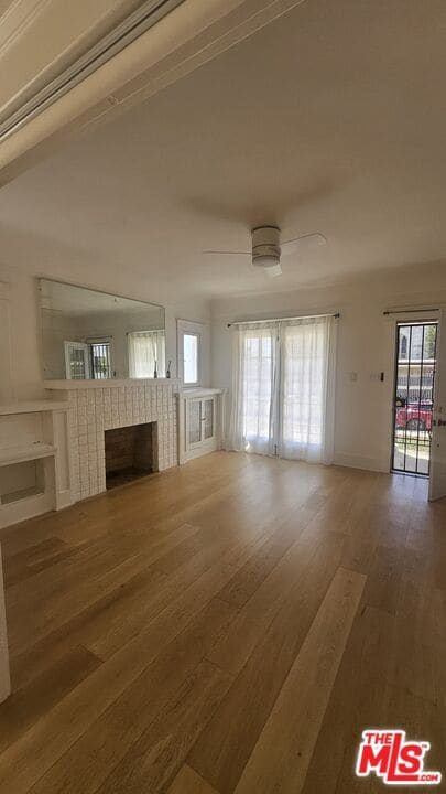 Building Photo - 1034 N Kenmore Ave