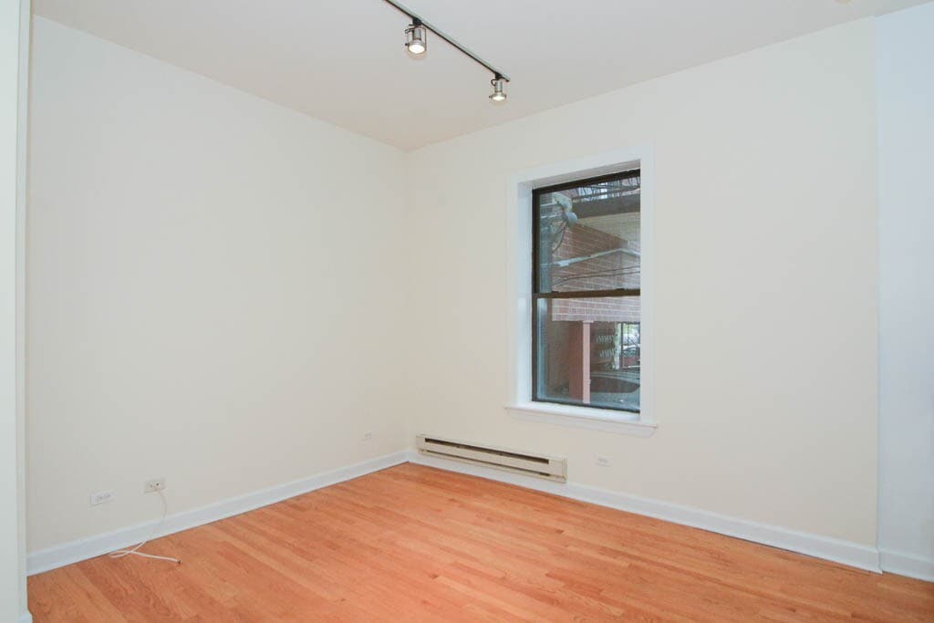 Building Photo - 4715 N Sheridan Rd