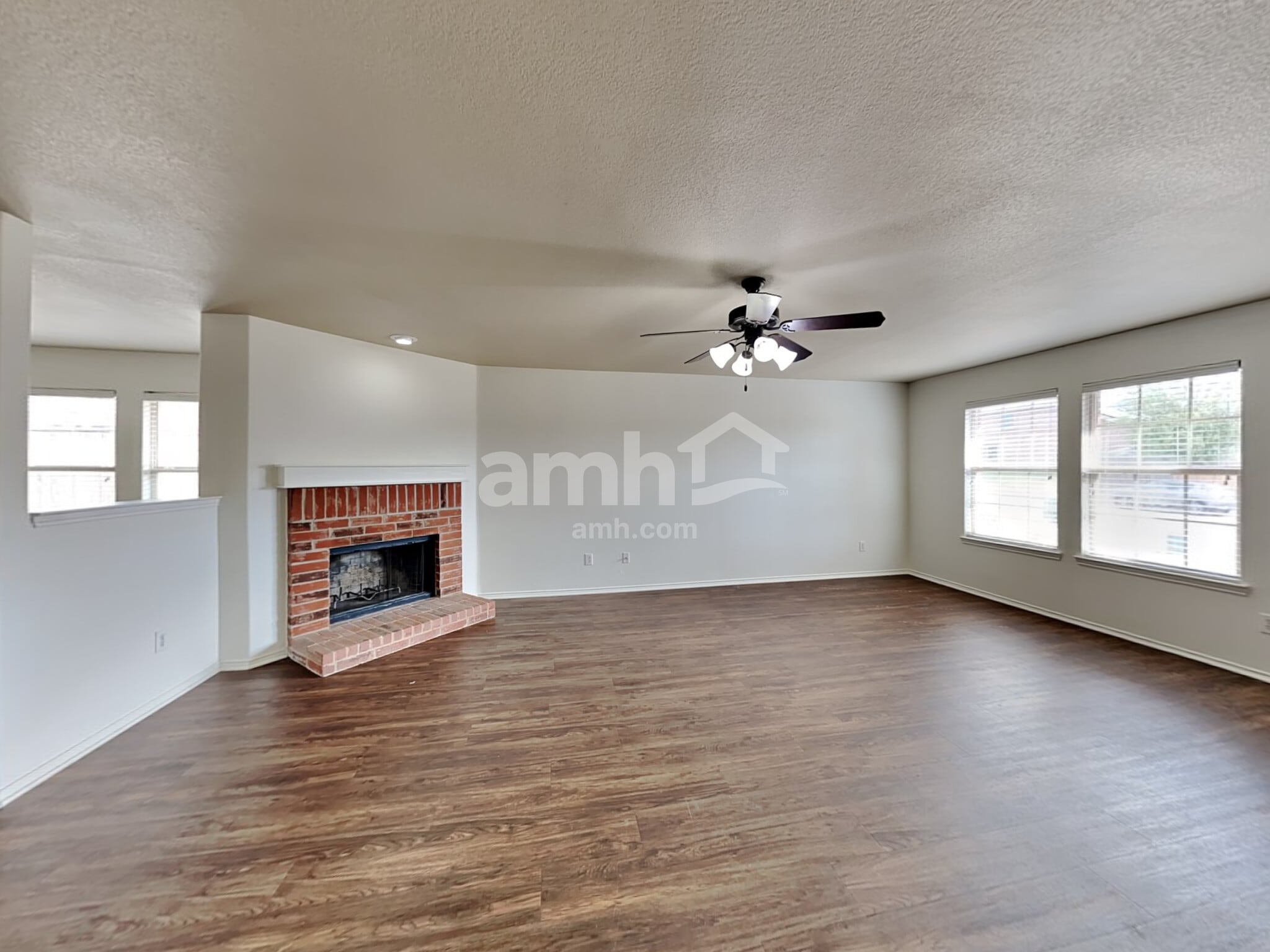 Building Photo - 110 Daisy Dr