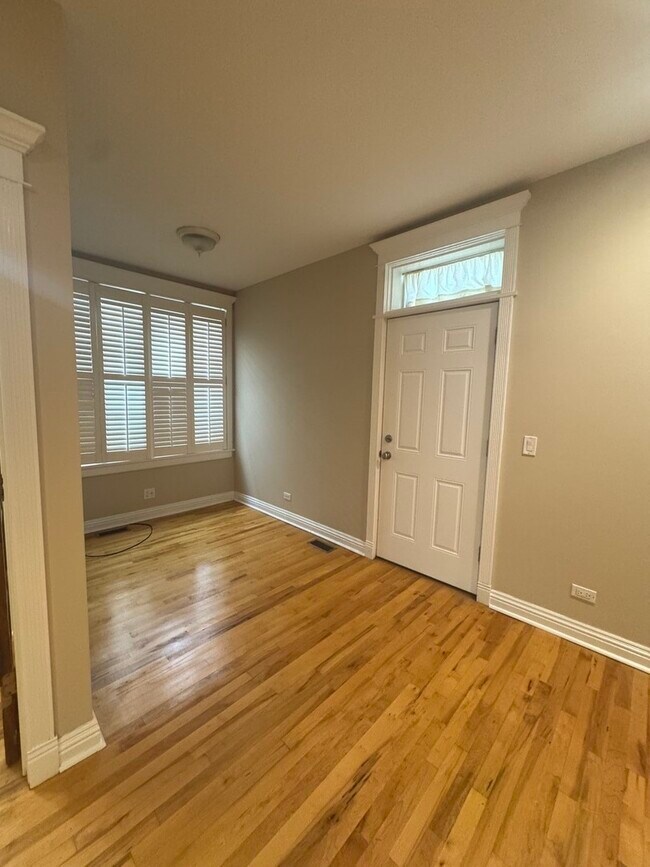 Building Photo - 4207 N Elston Ave