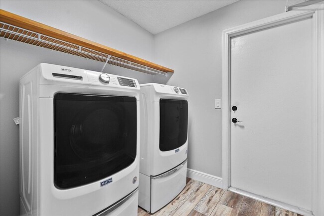 Building Photo - 1714 Shoreside Cir