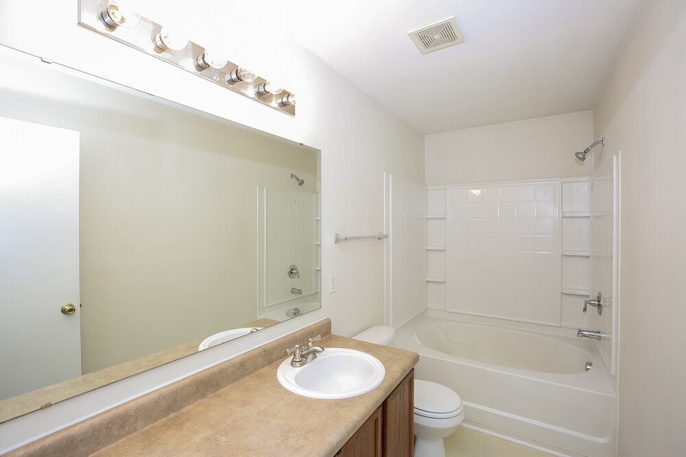 Building Photo - 7322 Fox Point Dr