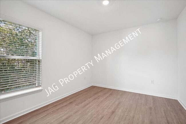 Building Photo - 1191 Valencia St SE