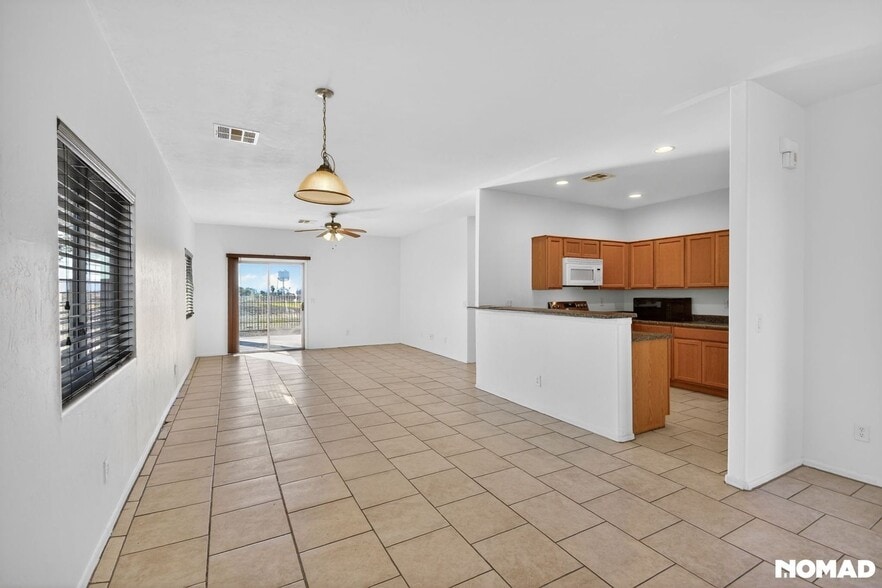 Building Photo - 3610 Cam Del Rancho