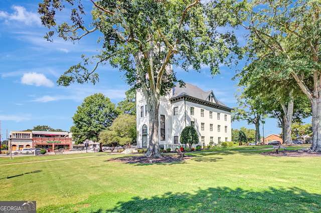 Building Photo - 135 Belle Dr