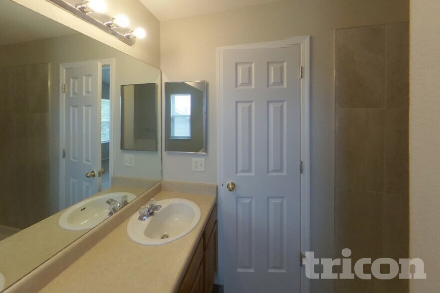 Building Photo - 7548 Middle Bay Way