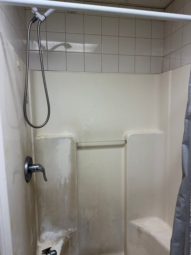 Building Photo - 1635 Centre Ave