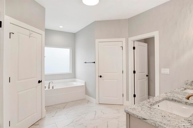 Building Photo - 4320 Quiet Ct