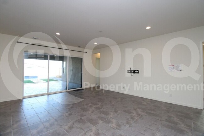 Building Photo - 1222 E La Mirada Dr