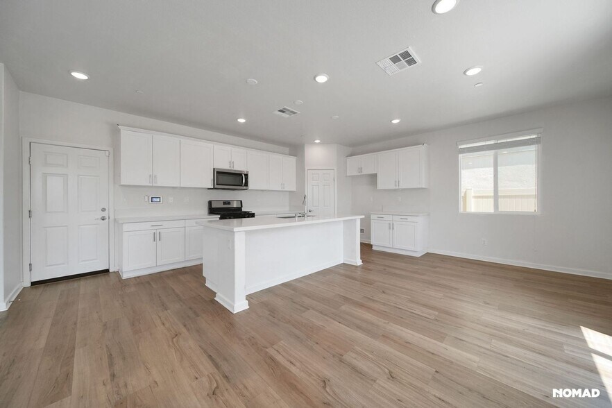 Building Photo - 24891 Gulfstream Ln
