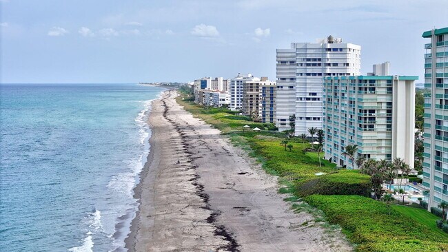 Building Photo - 9940 S Ocean Dr