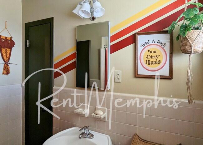 Building Photo - 1607 Forest Ave