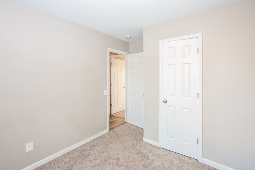 Building Photo - 2914 Pirates Pl