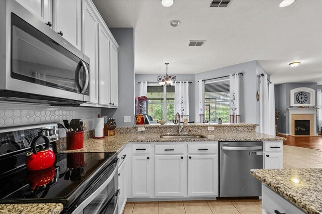 Building Photo - 13909 Eylewood Dr
