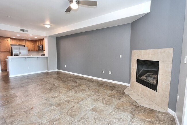 Building Photo - Beautiful Condo in Gated Community for Rent!