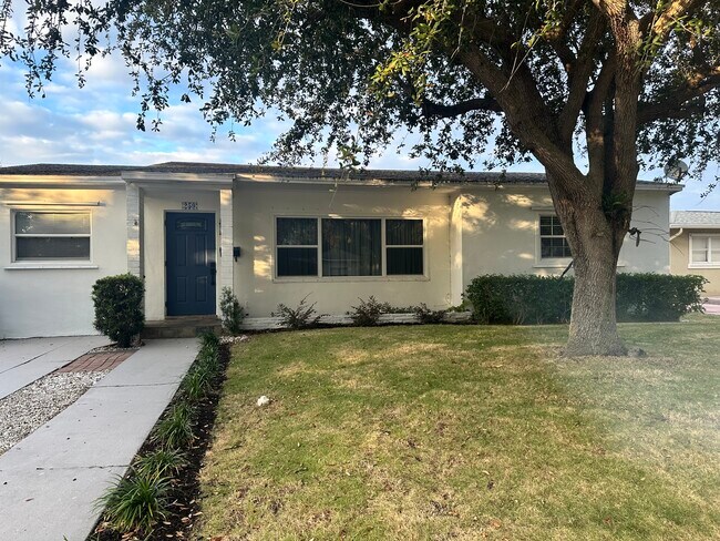 Primary Photo - 259 Bloomfield Dr