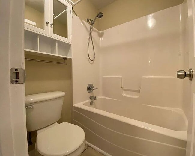 Building Photo - 3254 Howell Branch Rd