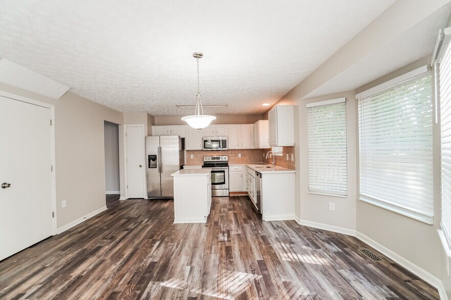 Building Photo - 1561 Meadowlark Ln