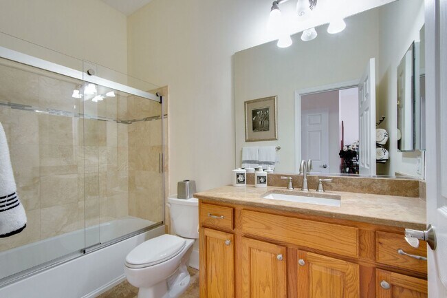 Building Photo - "Charming 3 Bed, 2.5 Bath Rental in Blufft...