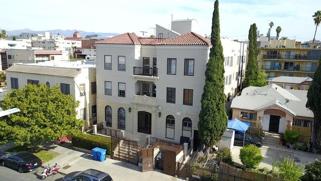 Building Photo - 334 Heliotrope Dr