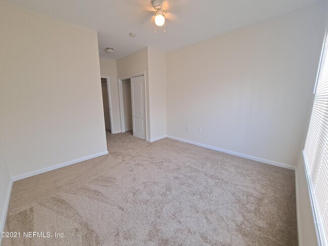 Building Photo - 3750 Silver Bluff Blvd