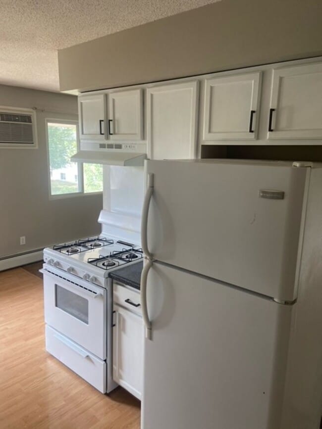 Building Photo - Cozy Two-Bedroom Condo in New Hope for 1,3...