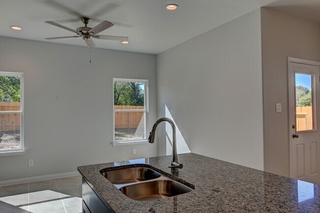 Building Photo - 11857 E Gate Dr