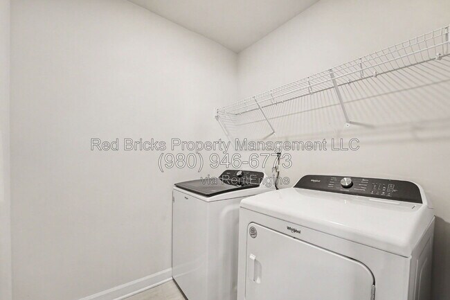 Building Photo - 2043 Old Rivers Rd
