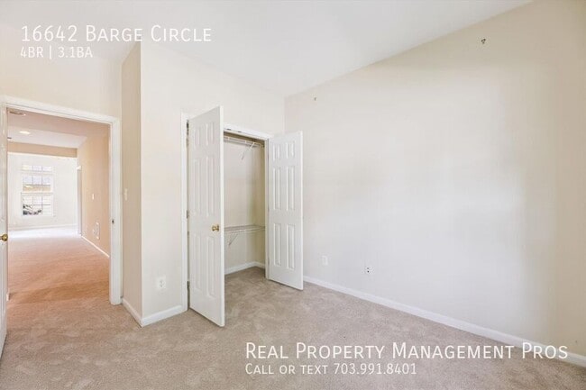 Building Photo - 16642 Barge Cir