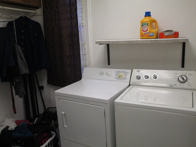 Laundry Room - 72 McMillen Ave