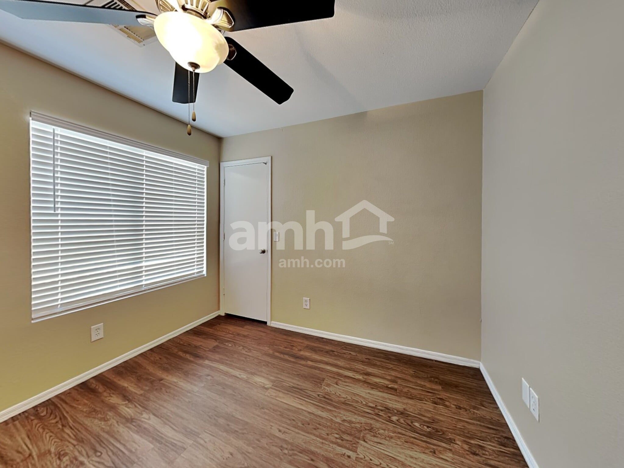 Building Photo - 2715 N 90th Ave