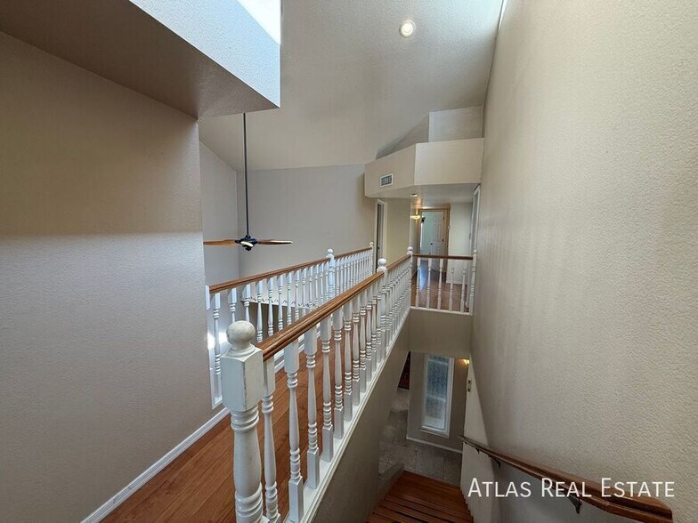 Building Photo - 1425 W Coral Reef Dr