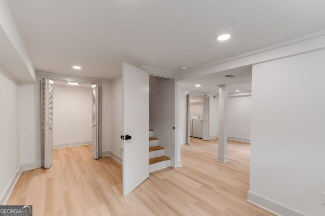 Building Photo - 493 Sybil Ln SE