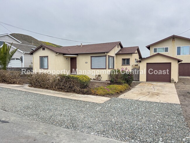 Primary Photo - AVAILABLE MAY - 3 Bed / 2 Bath Cayucos Home