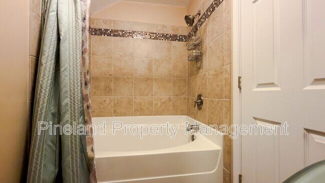 Building Photo - 215 Americana Dr