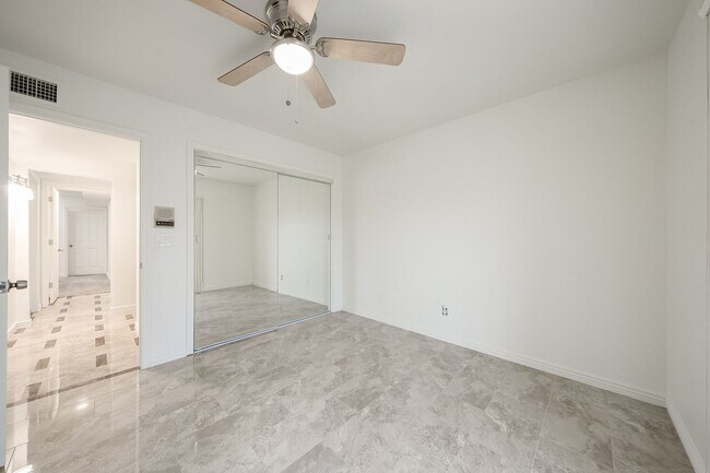 Building Photo - 2851 E Acoma Dr