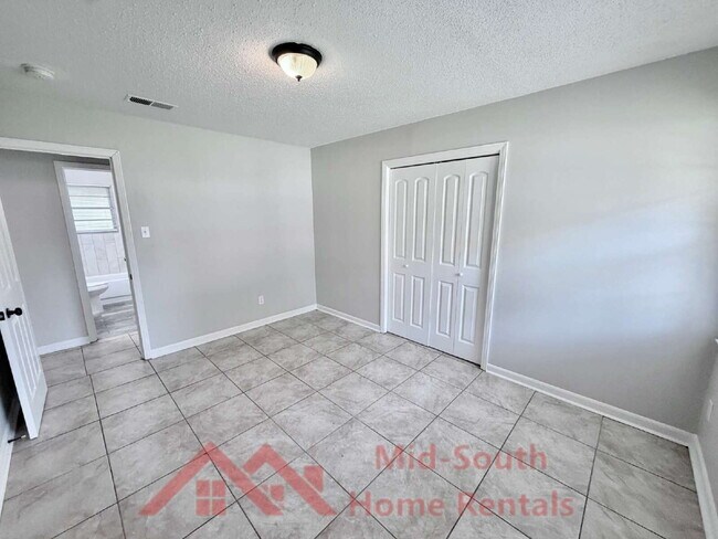 Building Photo - 1521 Abernathy Rd