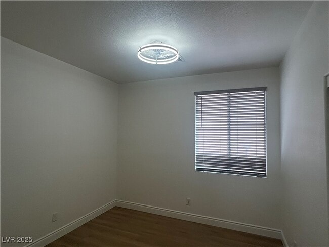 Building Photo - 3217 Ridgecliff St