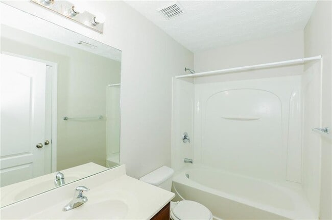 Building Photo - 6212 Ellenwood Dr