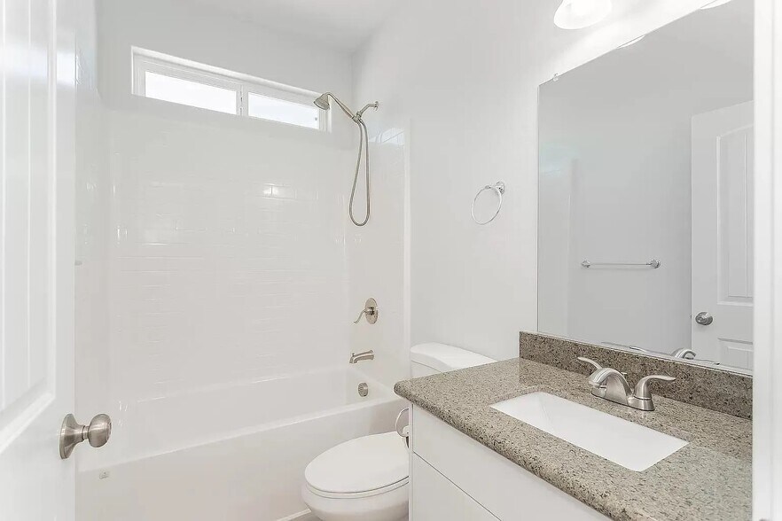 Building Photo - 1741 S Dandelion St