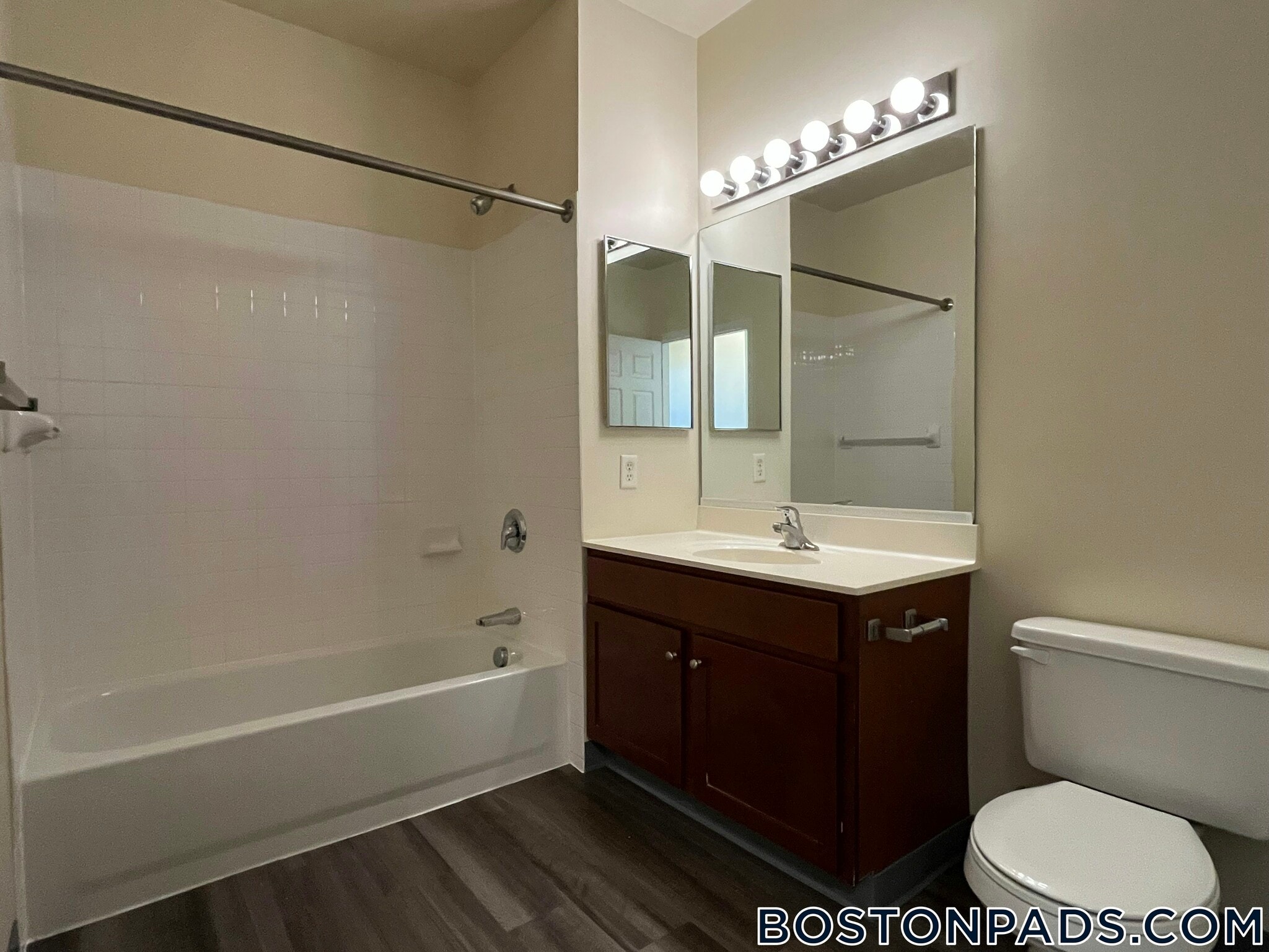 Building Photo - 311 Lowell St